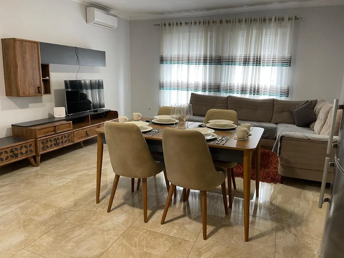 Roes Apartments Tiran