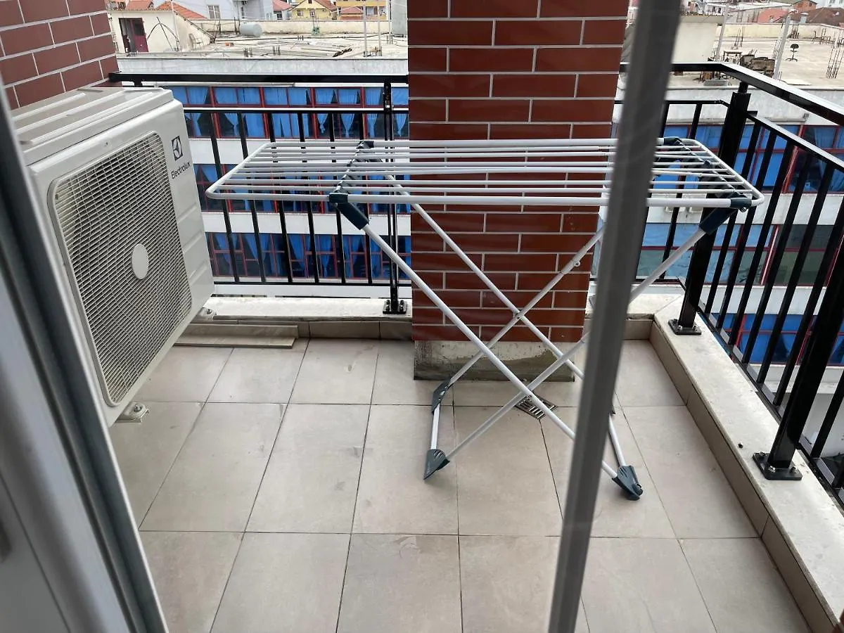 Roes Apartments Tiran 0*,  Arnavutluk