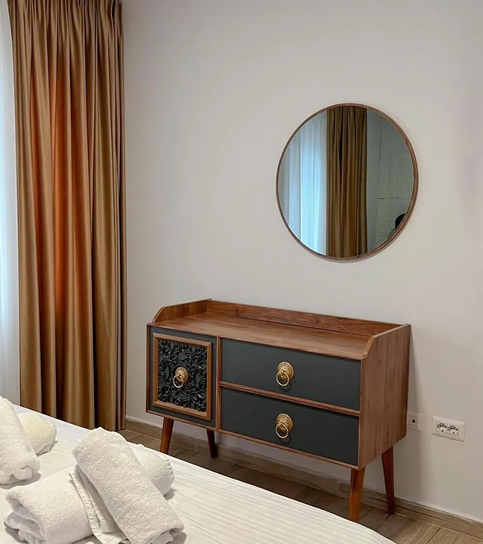 Roes Apartments Tiran 0*,  Arnavutluk